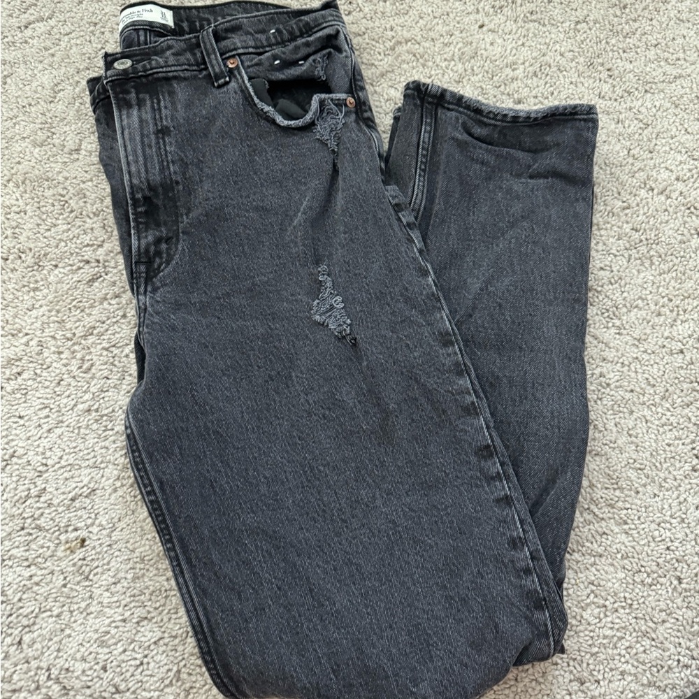 Abercrombie Women's Ultra High Rise Distressed 90s Straight Jean